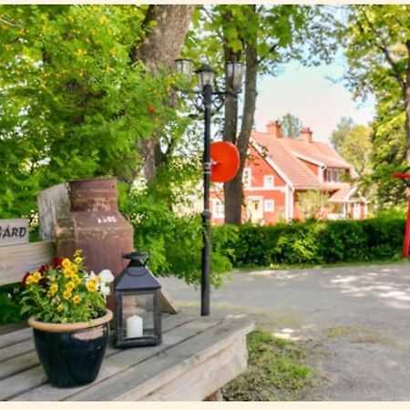 Vallby Farm Camp Orebro Bagian luar foto