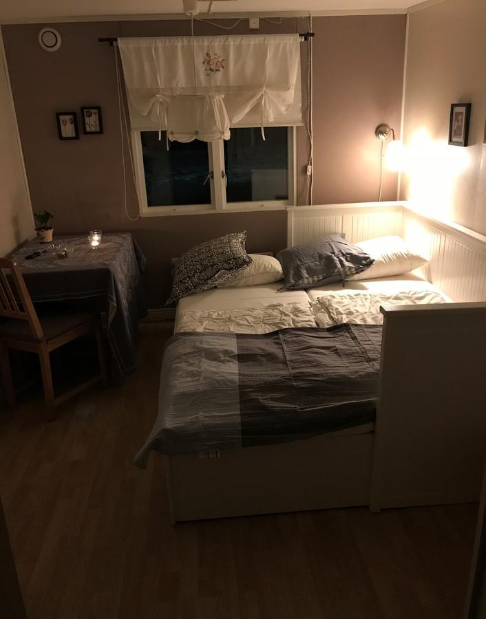 Vallby Farm Camp Orebro Bagian luar foto