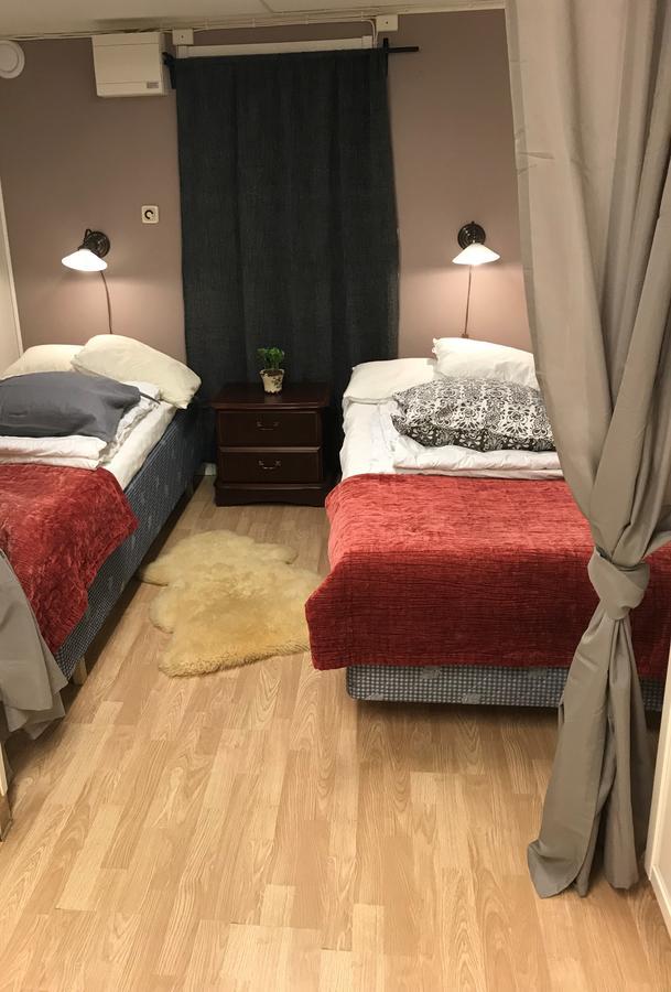 Vallby Farm Camp Orebro Bagian luar foto